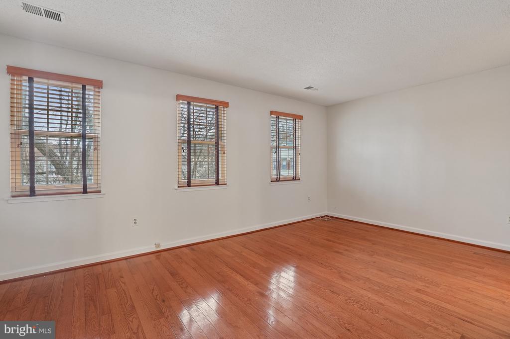 2396 BRANLEIGH PARK COURT