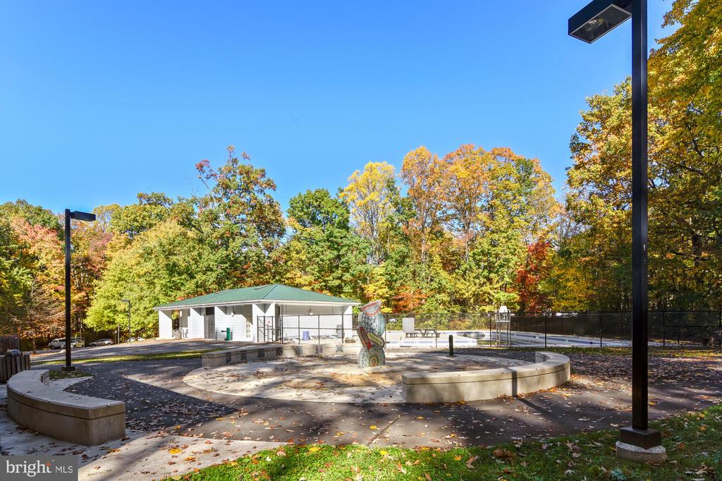 2396 BRANLEIGH PARK COURT