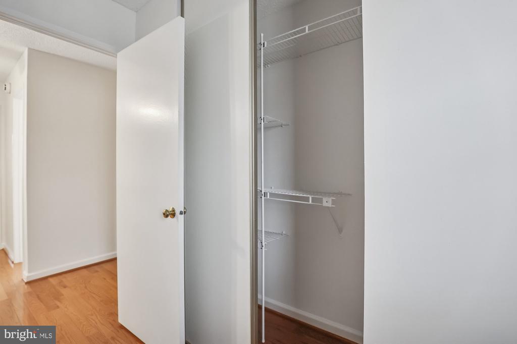 2396 BRANLEIGH PARK COURT