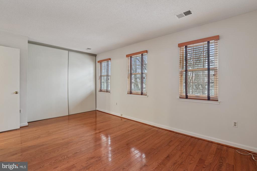 2396 BRANLEIGH PARK COURT