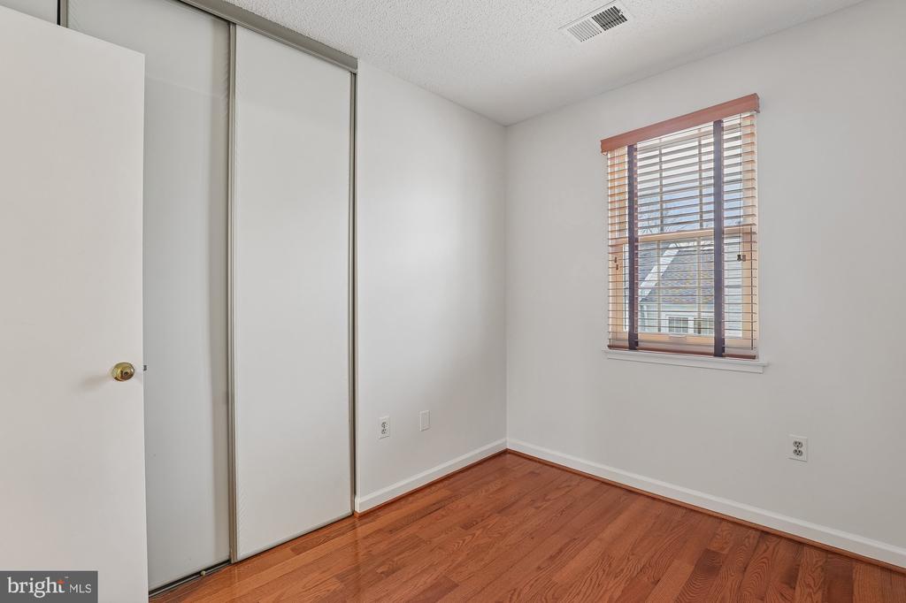 2396 BRANLEIGH PARK COURT