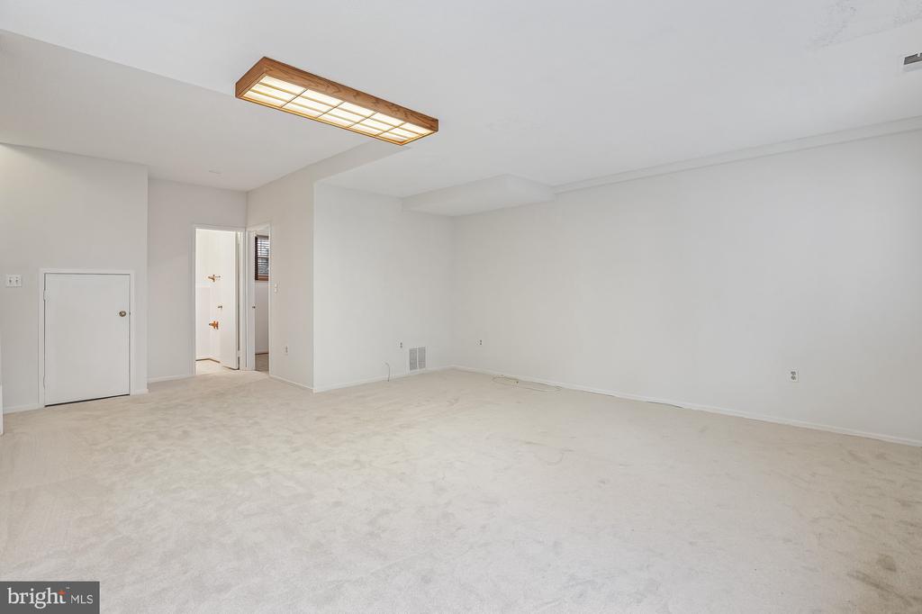2396 BRANLEIGH PARK COURT