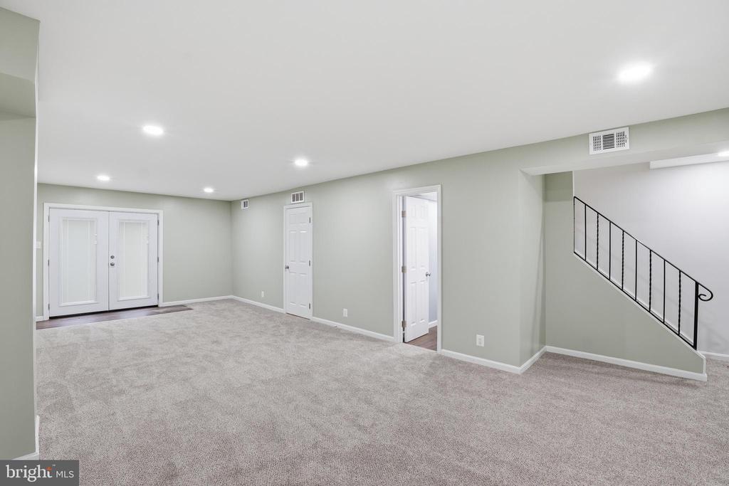 14874 LAMBETH SQUARE