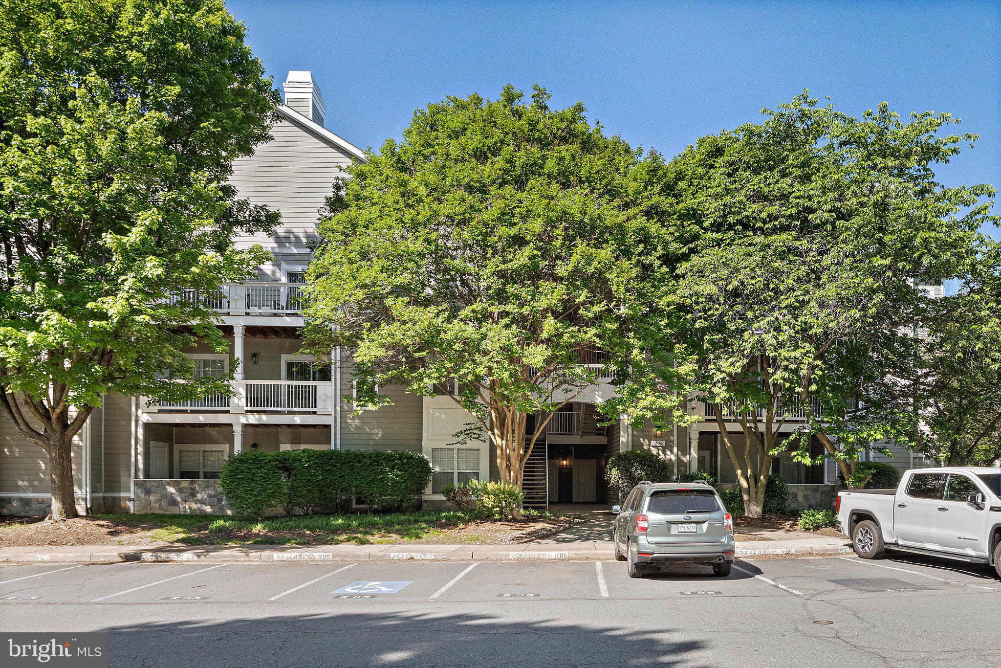 1705 LAKE SHORE CREST DRIVE 23