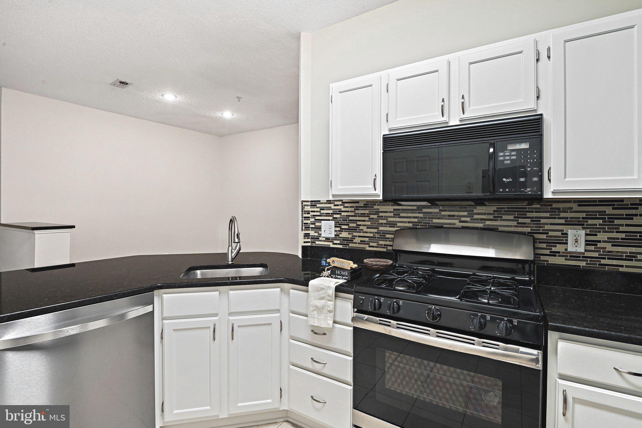 1705 LAKE SHORE CREST DRIVE 23