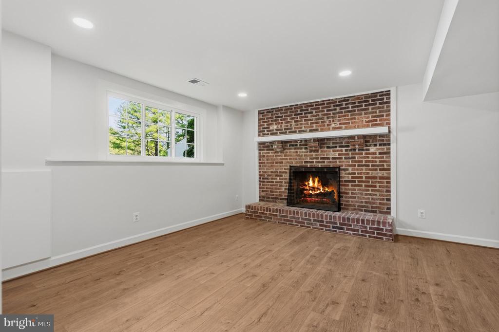 9203 FOX LAIR DRIVE