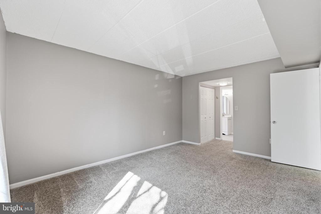 11566 ROLLING GREEN COURT 12/200A