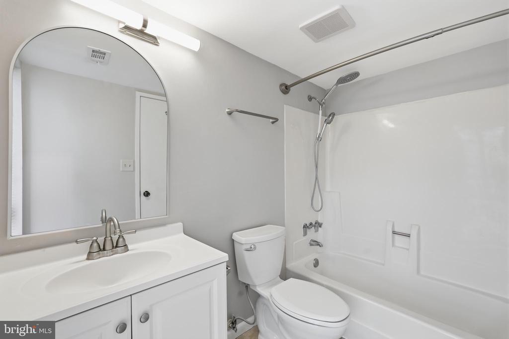 11566 ROLLING GREEN COURT 12/200A