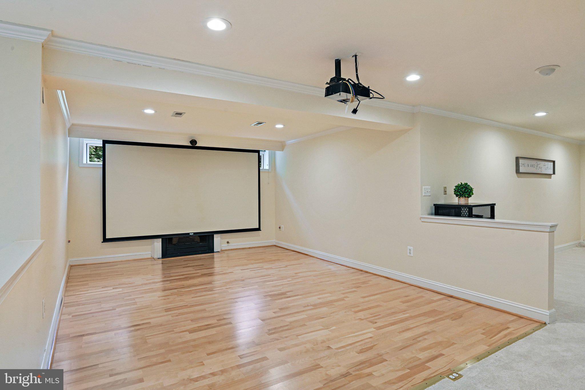 1706 BROADFIELD LANE