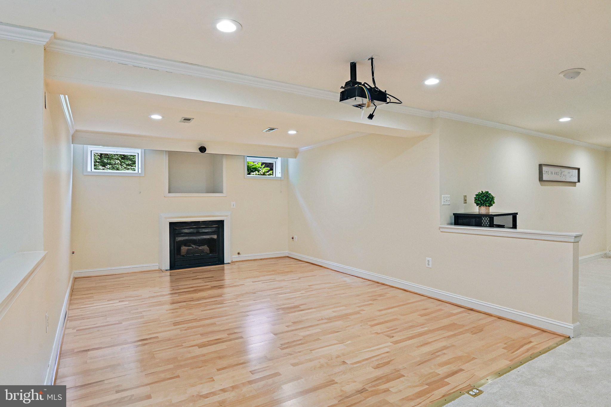 1706 BROADFIELD LANE