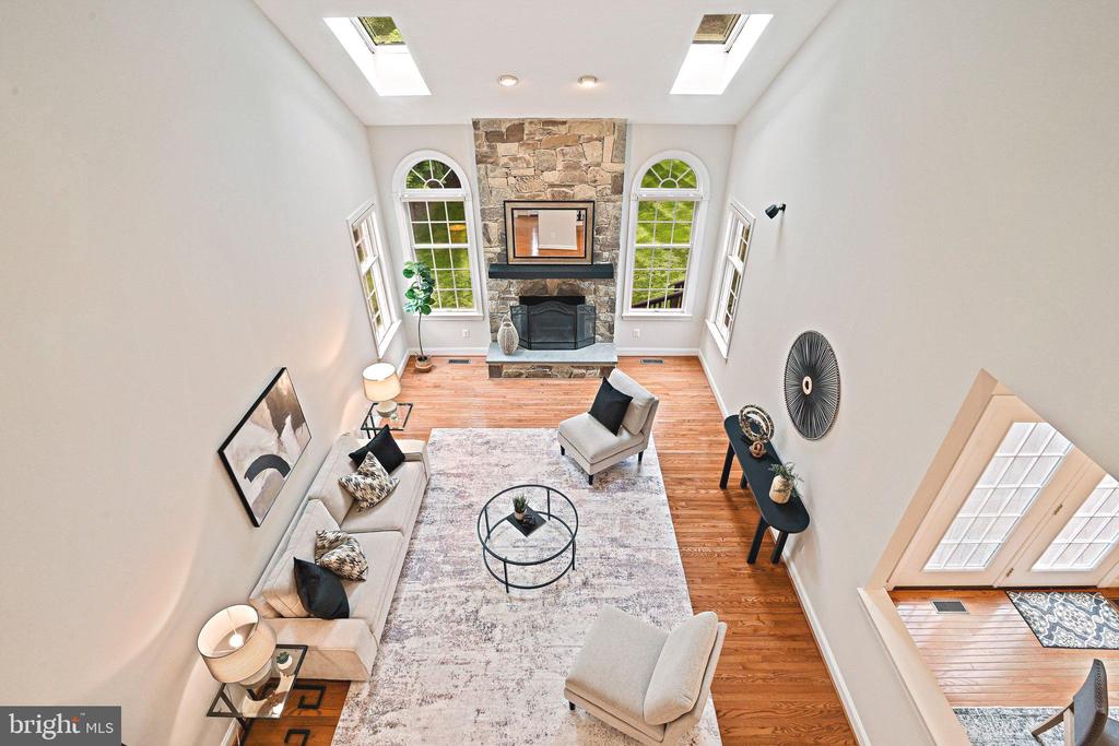 1706 BROADFIELD LANE