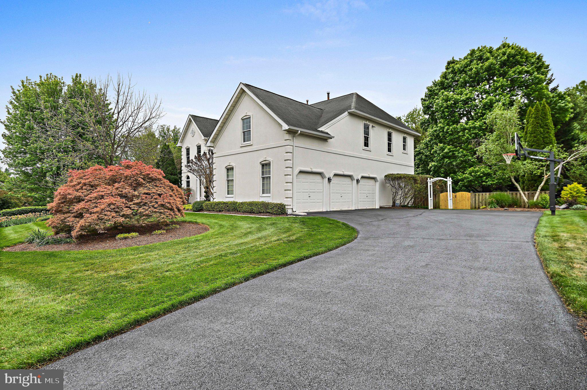 1706 BROADFIELD LANE