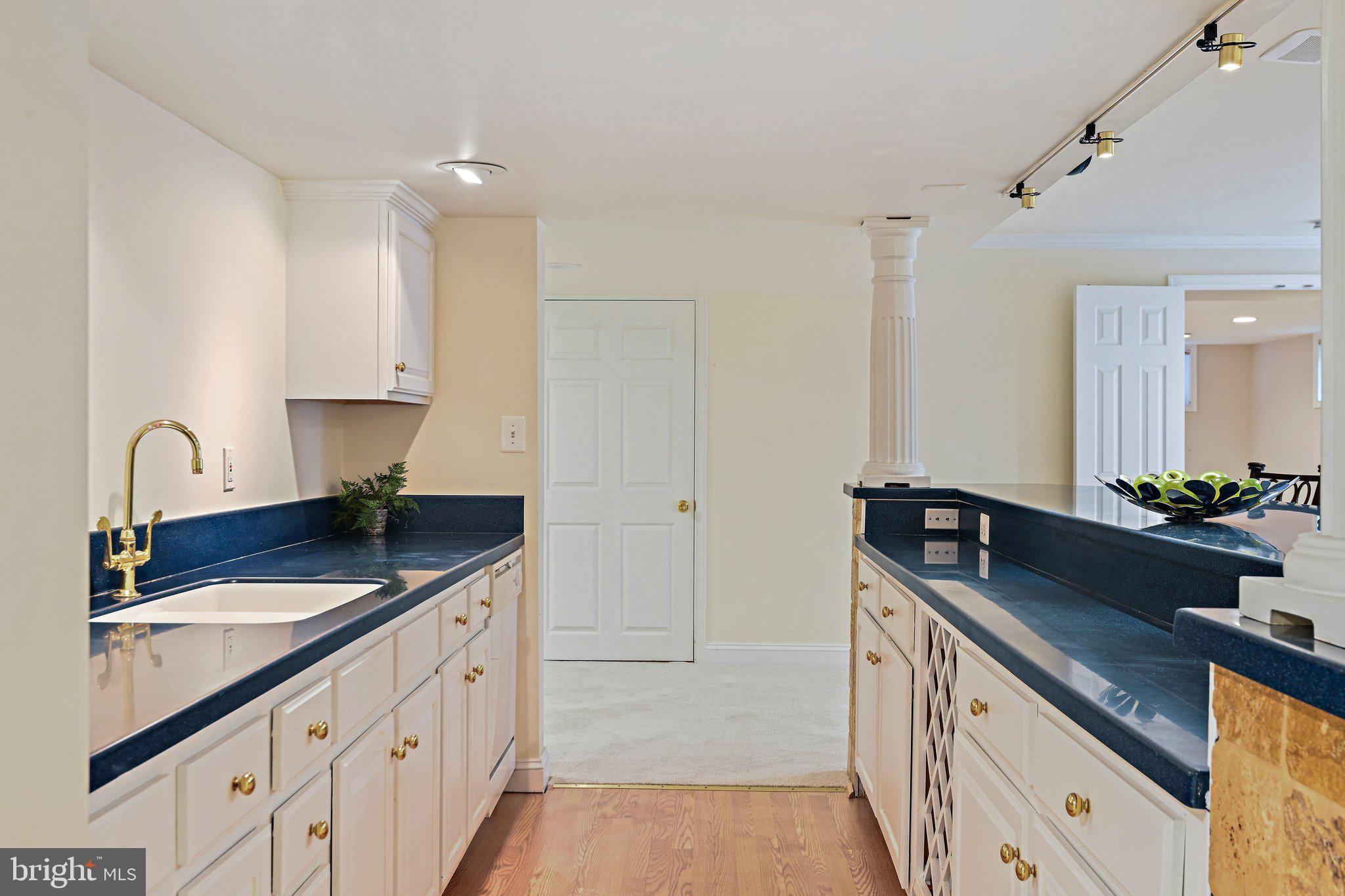 1706 BROADFIELD LANE