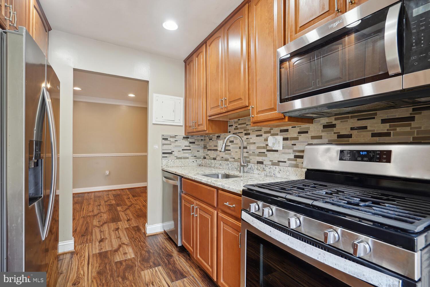5614 BLOOMFIELD DRIVE 104