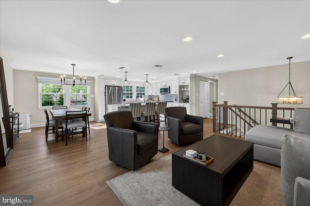 4112 MAJESTIC LANE