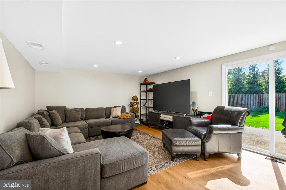4112 MAJESTIC LANE