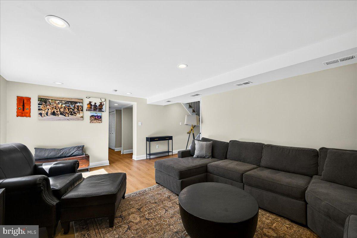4112 MAJESTIC LANE