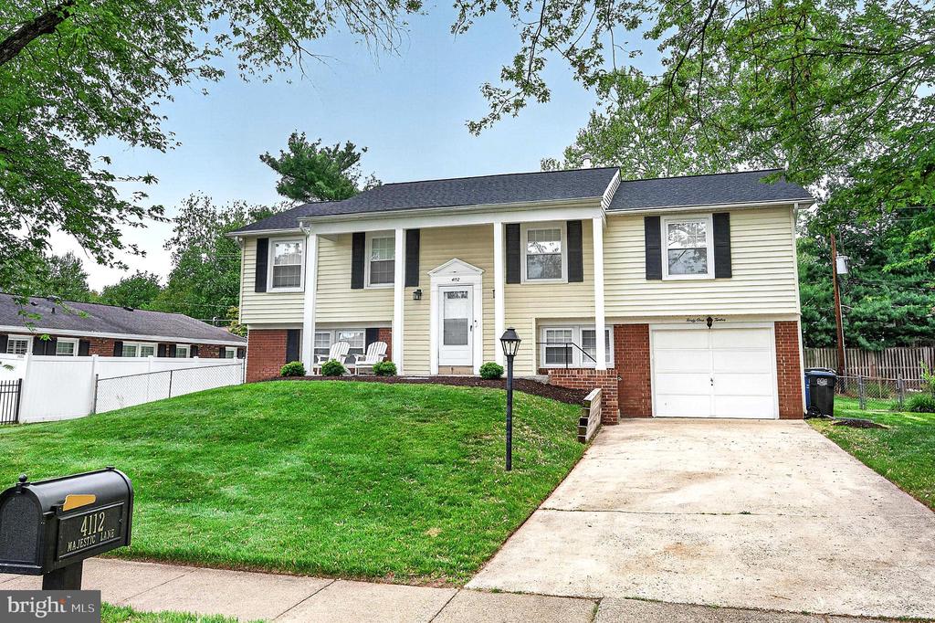 4112 MAJESTIC LANE