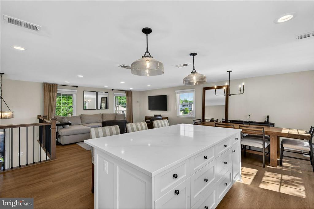 4112 MAJESTIC LANE