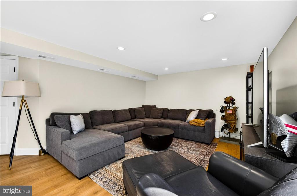 4112 MAJESTIC LANE