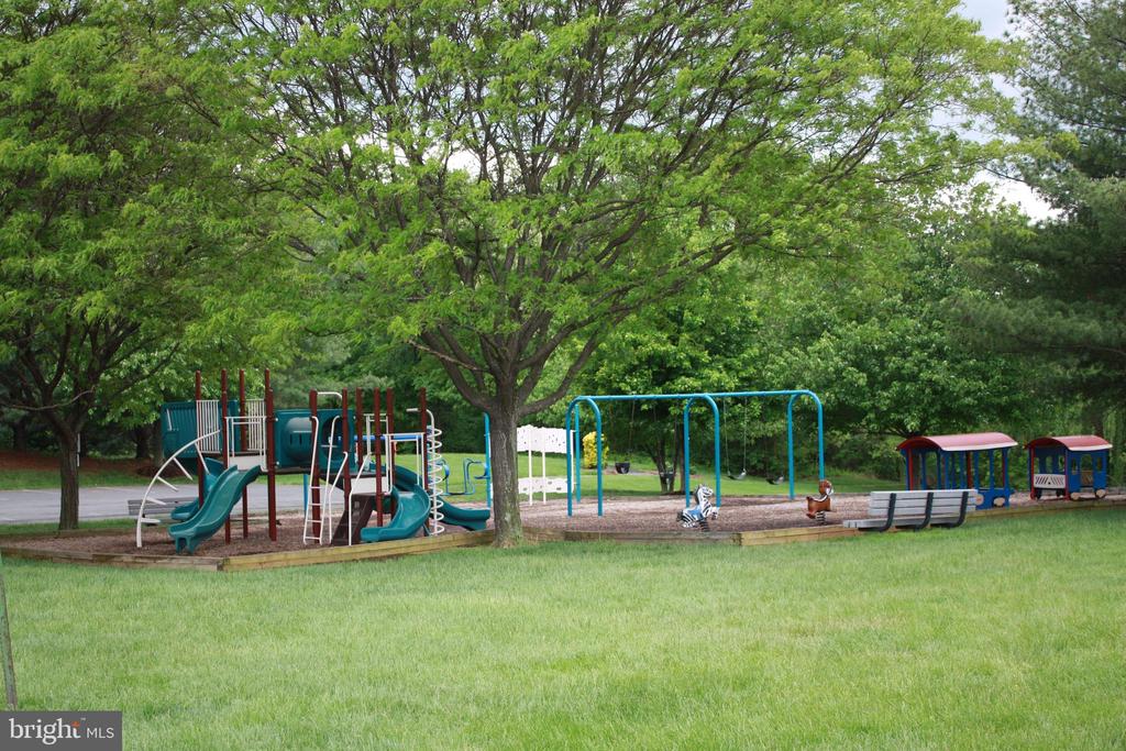 3341 OAKSHADE COURT