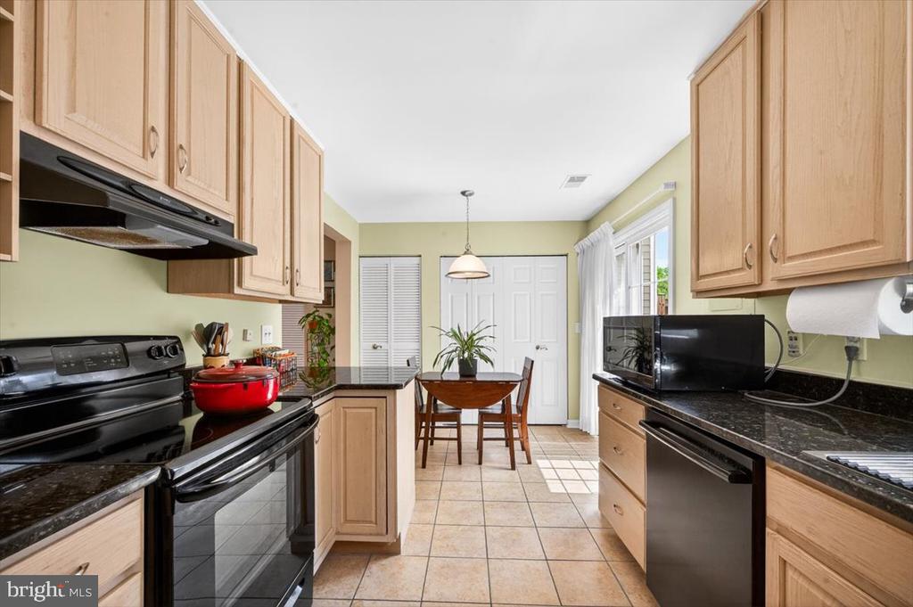 3341 OAKSHADE COURT