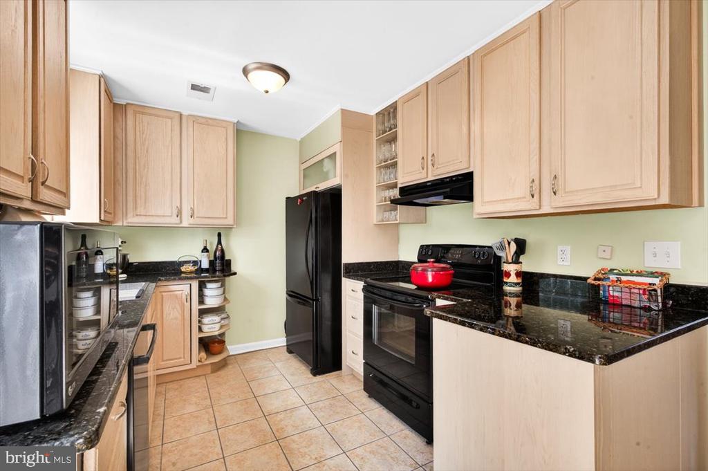 3341 OAKSHADE COURT