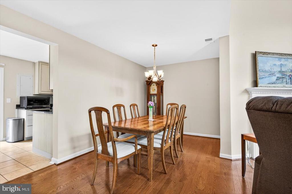 3341 OAKSHADE COURT