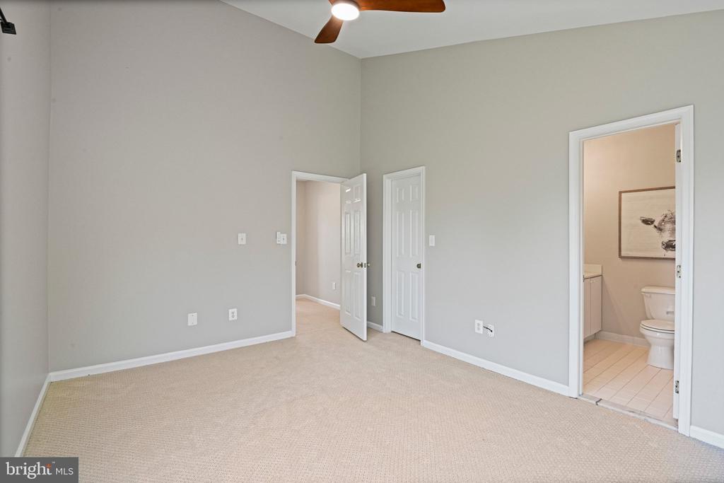 11482 HERITAGE COMMONS WAY