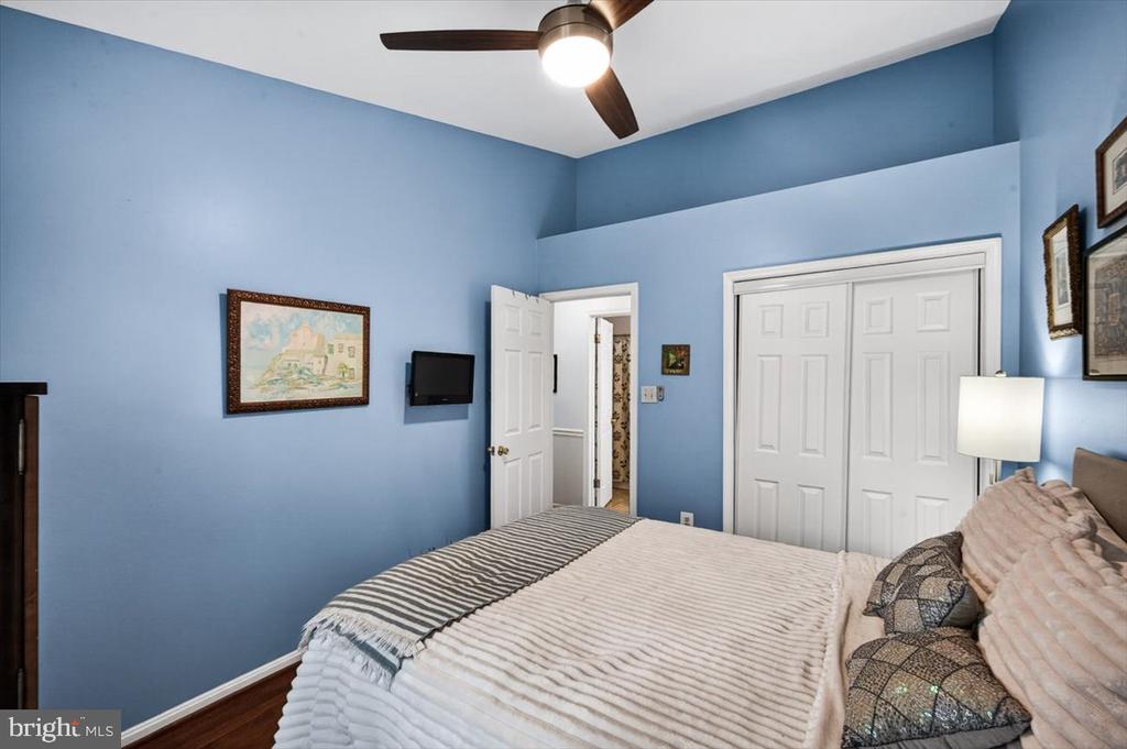 4239 SLEEPY LAKE DRIVE
