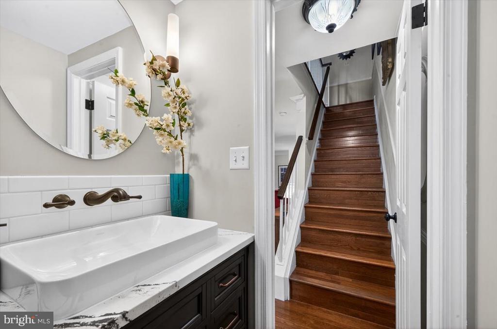 4239 SLEEPY LAKE DRIVE