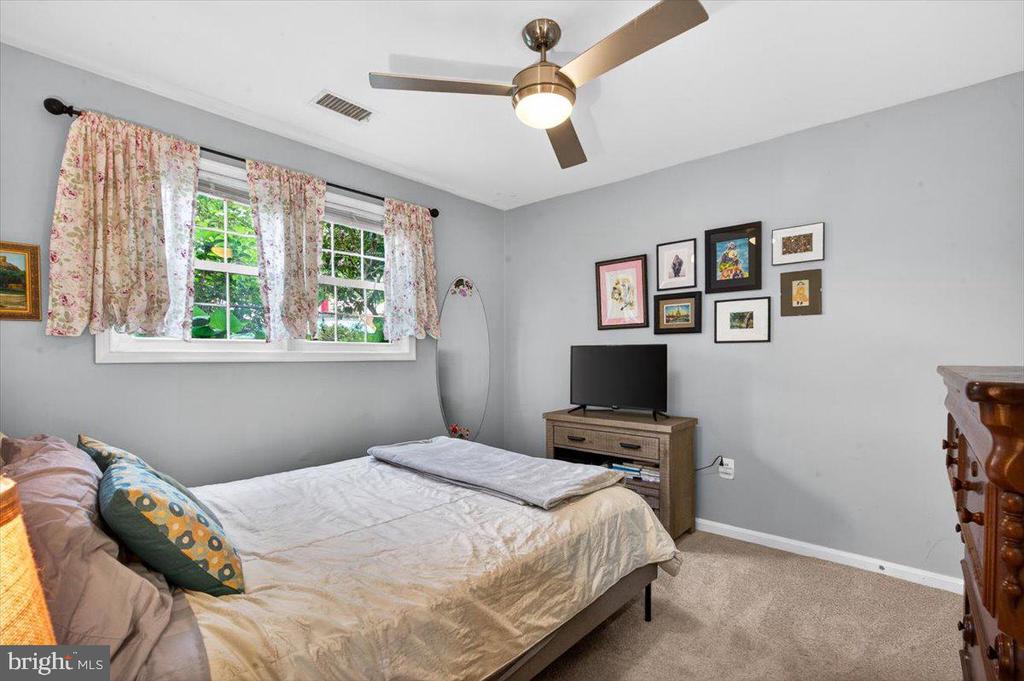 4239 SLEEPY LAKE DRIVE