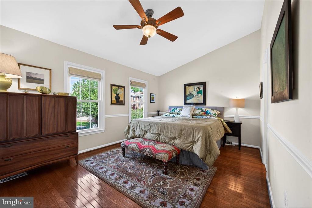 4239 SLEEPY LAKE DRIVE