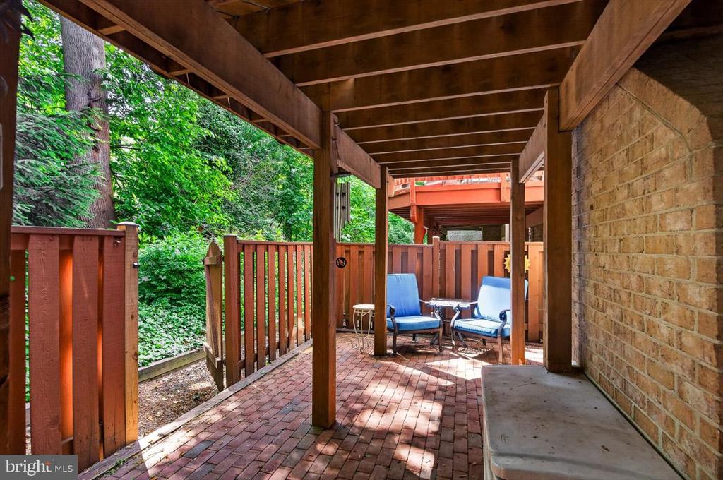4239 SLEEPY LAKE DRIVE