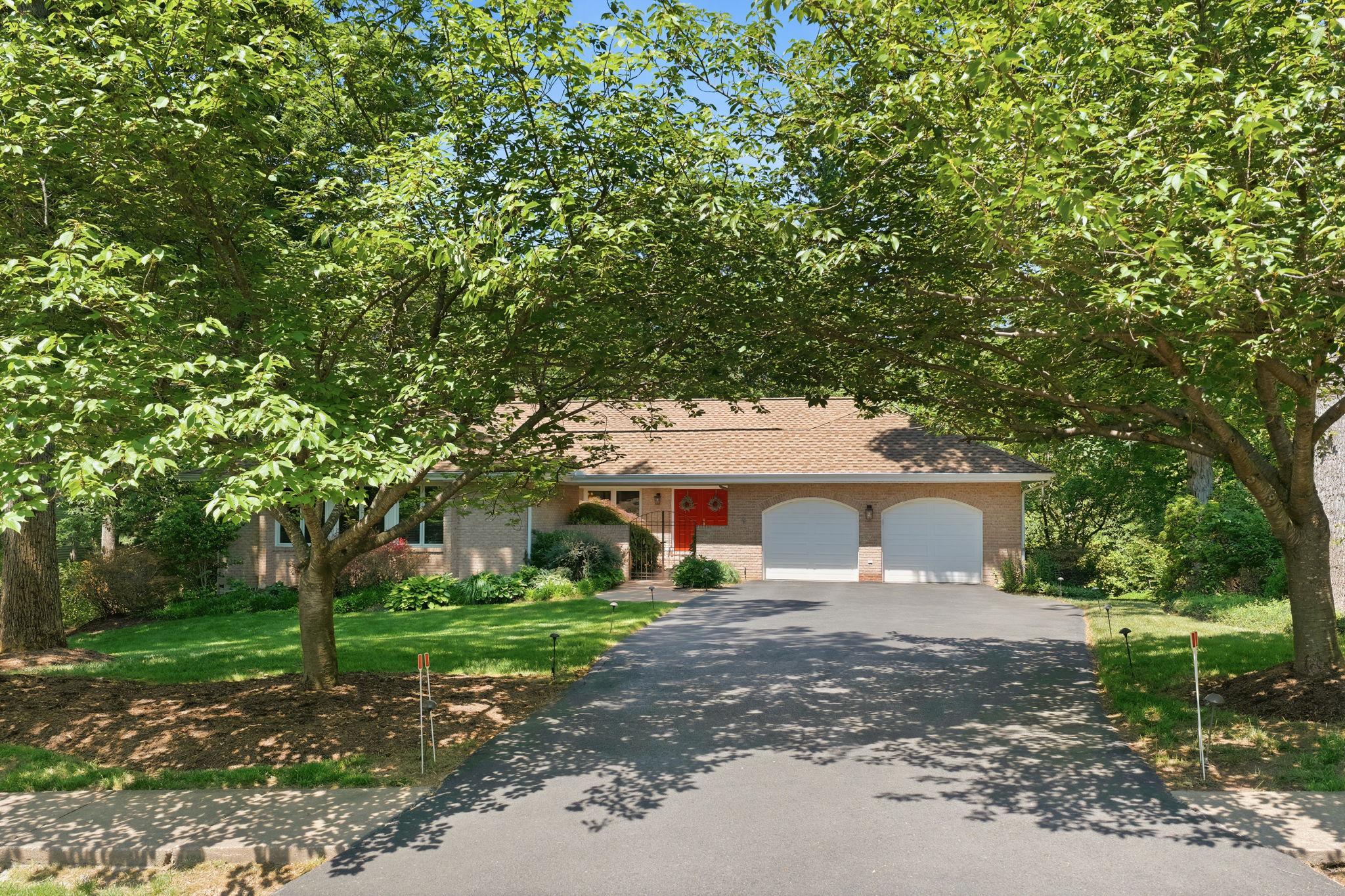7512 RAMBLING RIDGE DRIVE