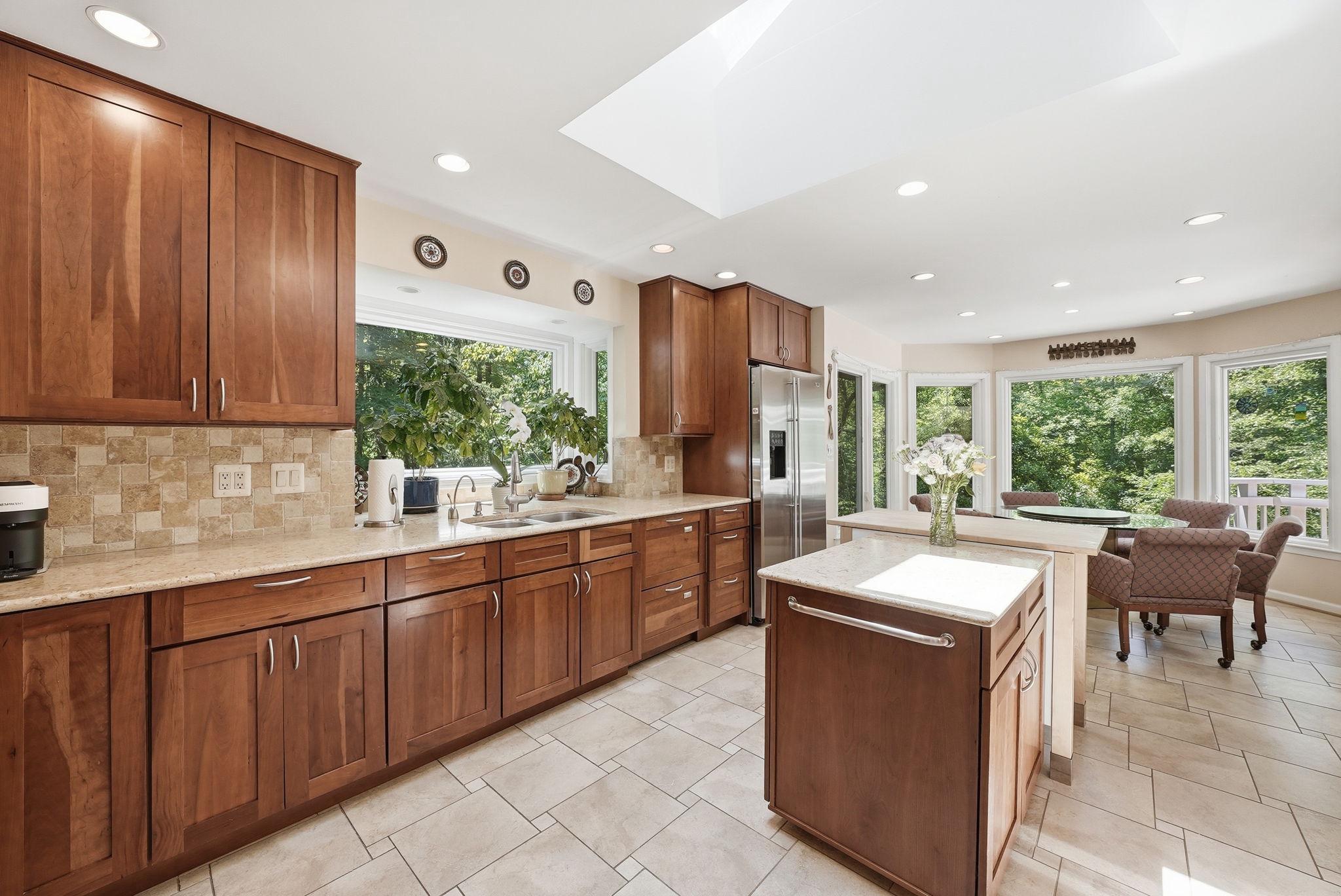 7512 RAMBLING RIDGE DRIVE