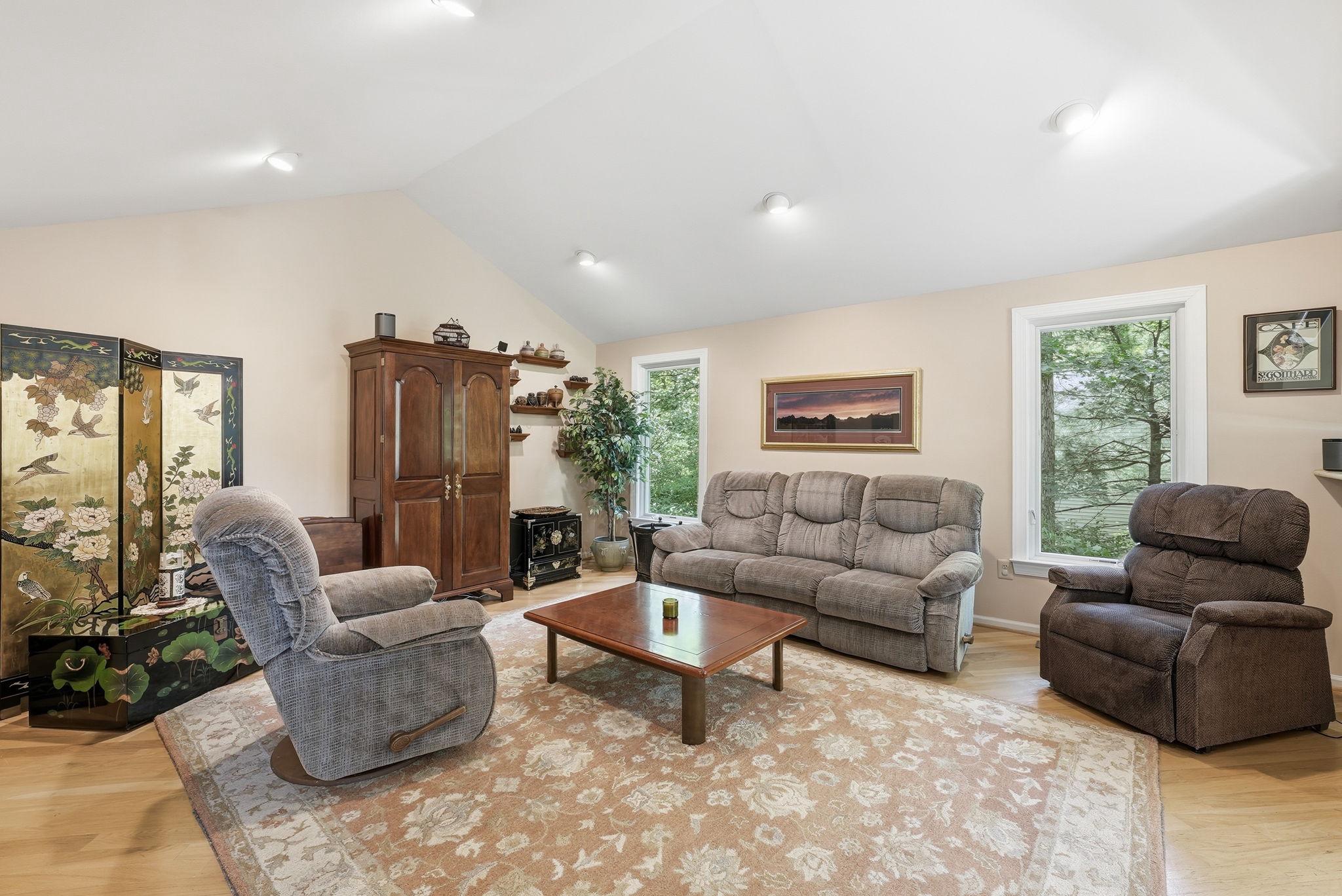 7512 RAMBLING RIDGE DRIVE