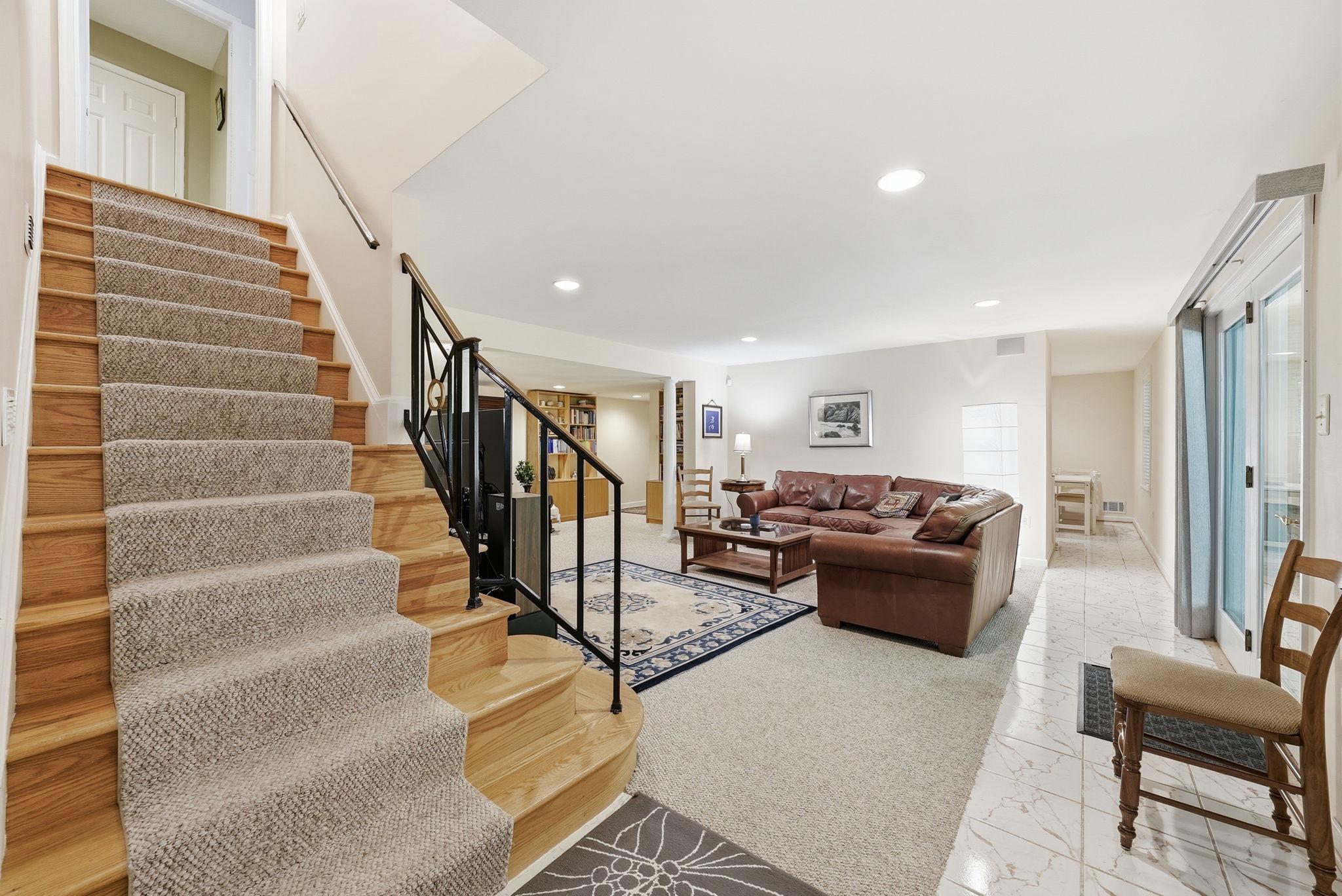 7512 RAMBLING RIDGE DRIVE