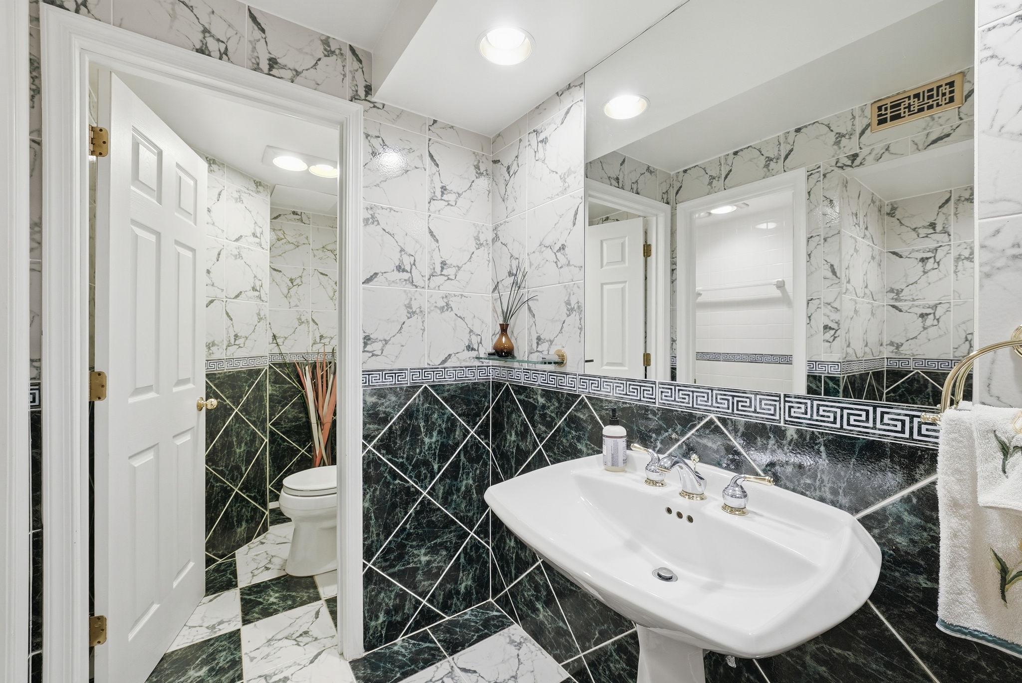7512 RAMBLING RIDGE DRIVE