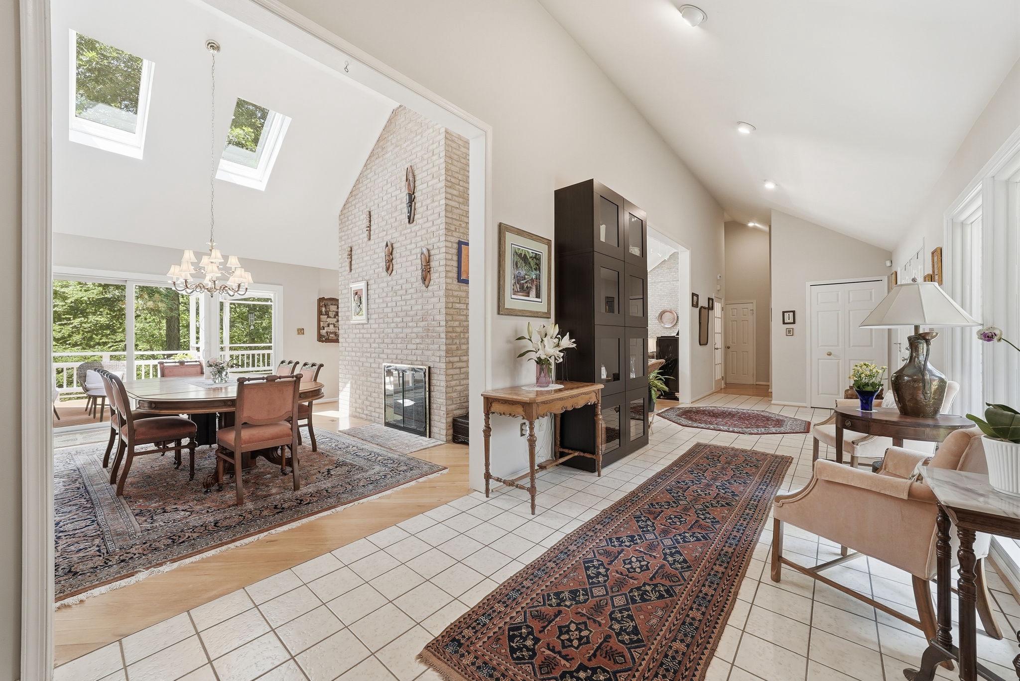 7512 RAMBLING RIDGE DRIVE