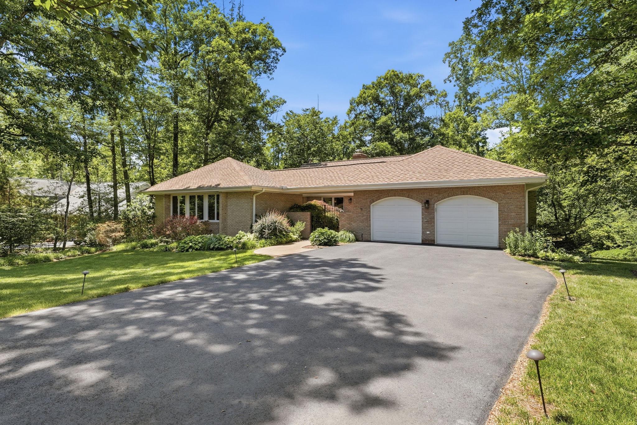 7512 RAMBLING RIDGE DRIVE