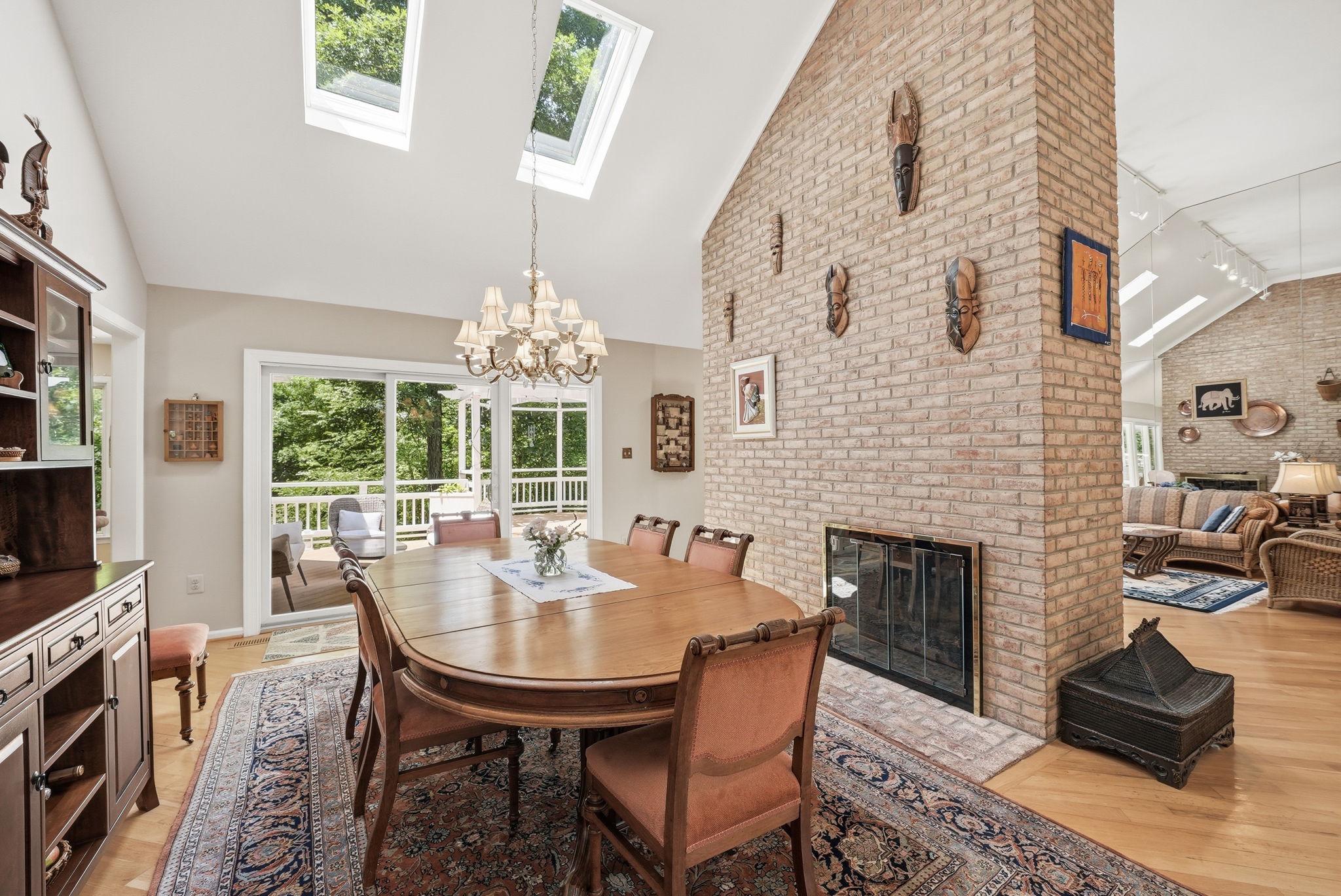 7512 RAMBLING RIDGE DRIVE