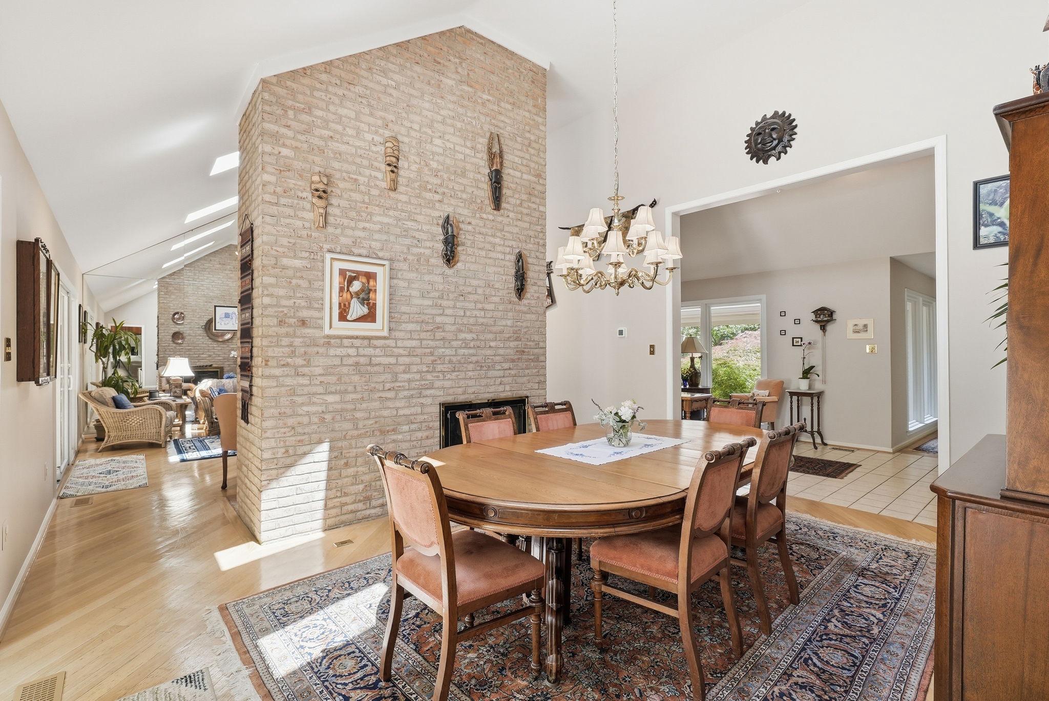 7512 RAMBLING RIDGE DRIVE