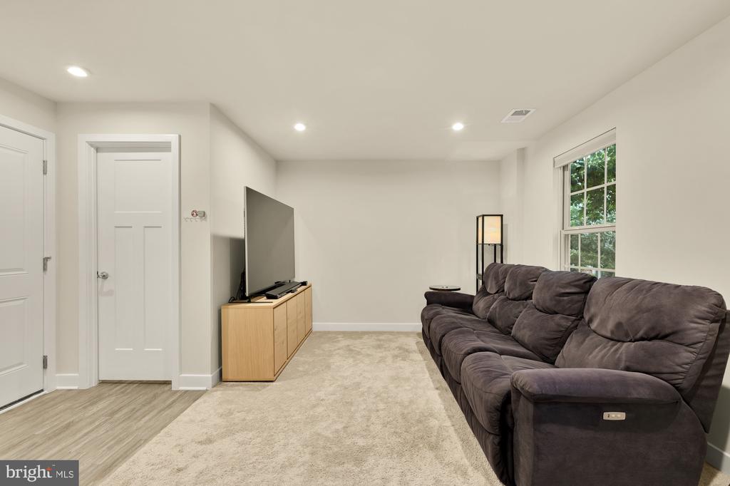 7831 FRANCIS DICKENS LANE