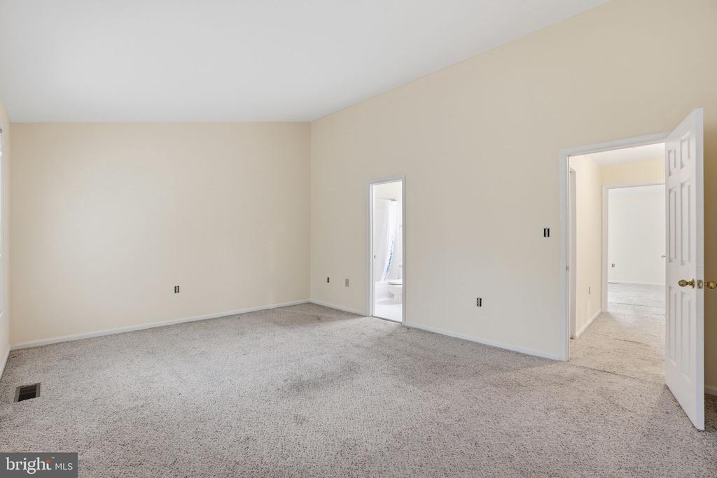 6537 MILVA LANE