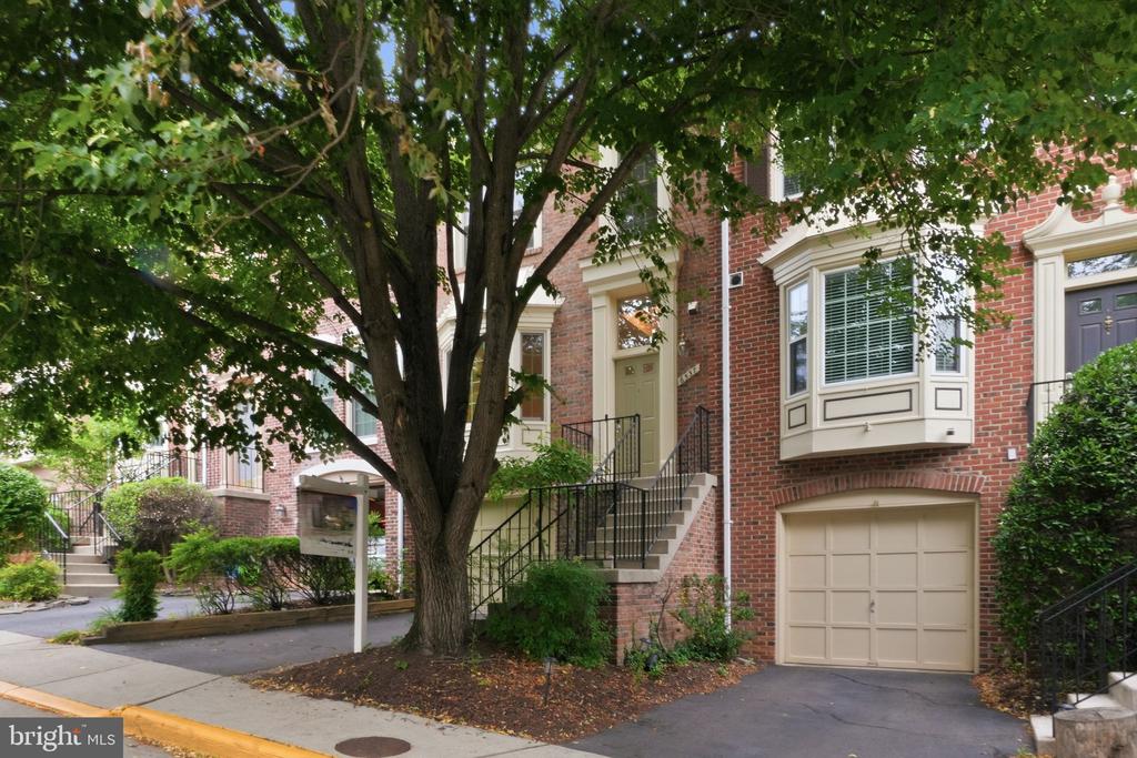 6537 MILVA LANE
