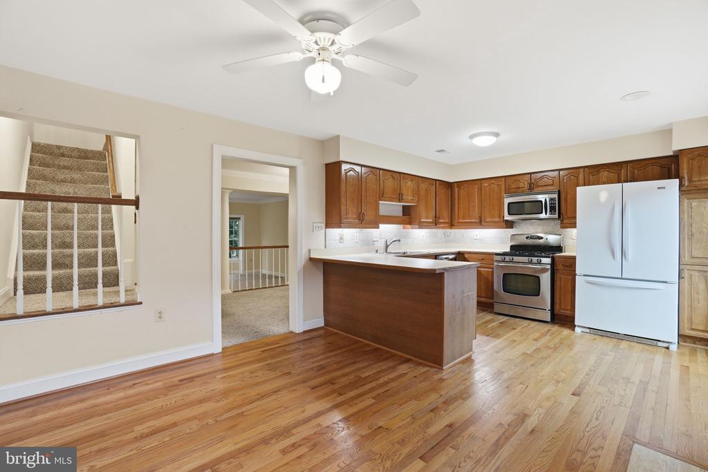 6537 MILVA LANE