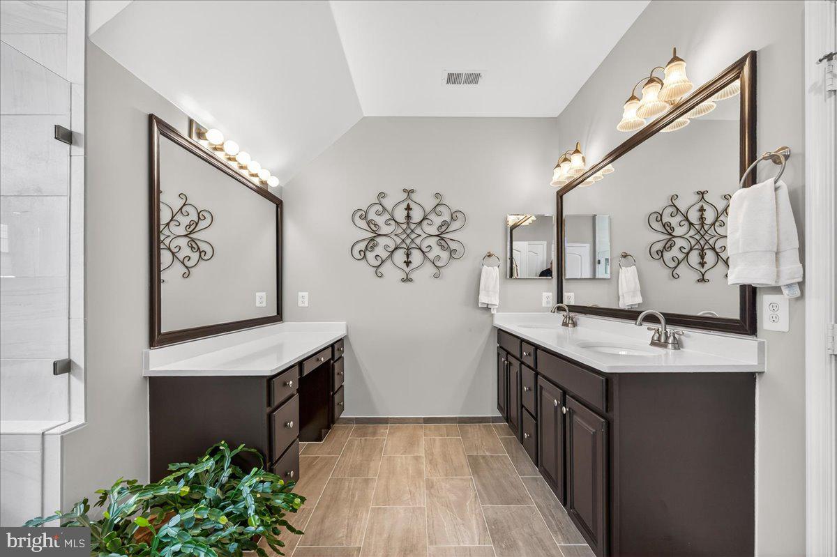 13754 ROYAL RED TERRACE