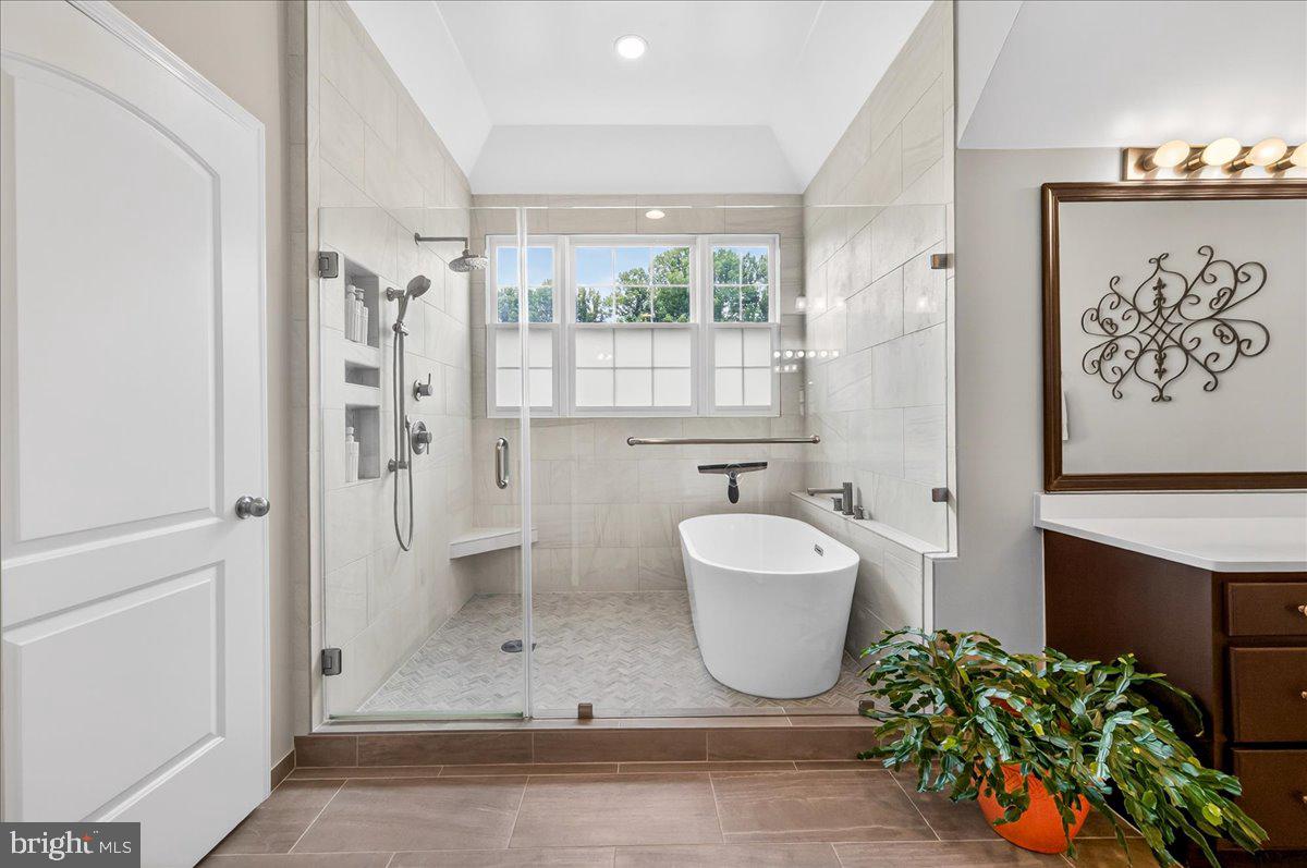 13754 ROYAL RED TERRACE