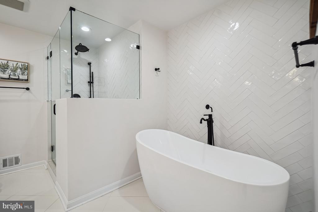 11007 RACCOON RIDGE COURT